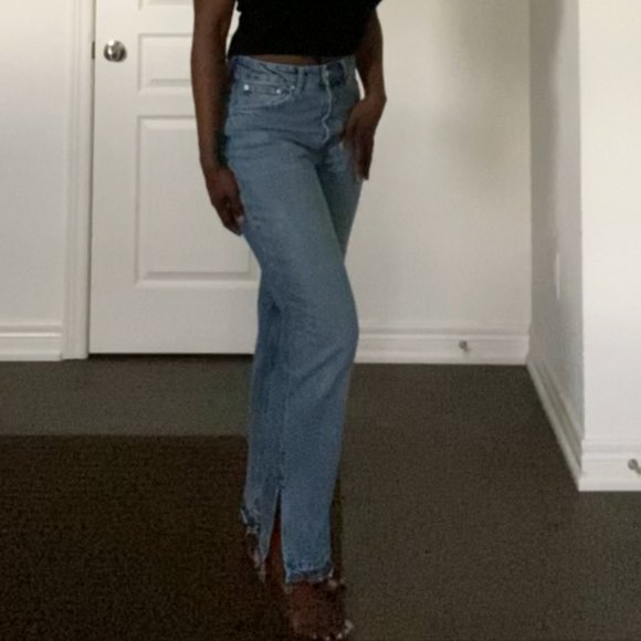 H&M Medium Wash High-Waisted Straight Jeans - Picture 2 of 4